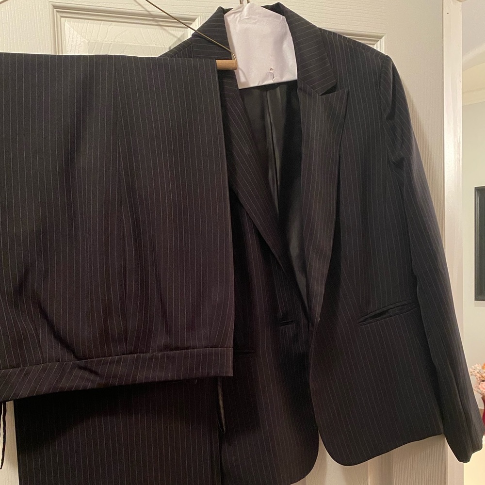 Navy pinstripe suit LAPOSH size 10